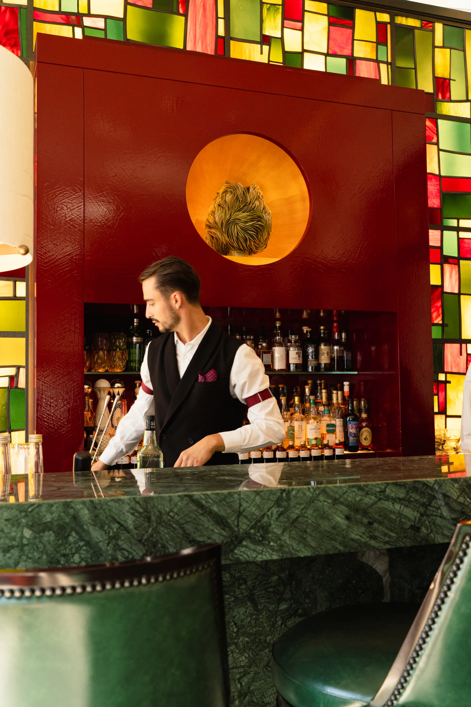 Bar 37